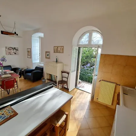 Apartament With Sea View *